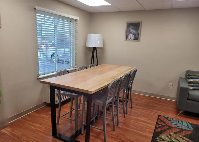 Woodspring Suites Louisville Clarksville